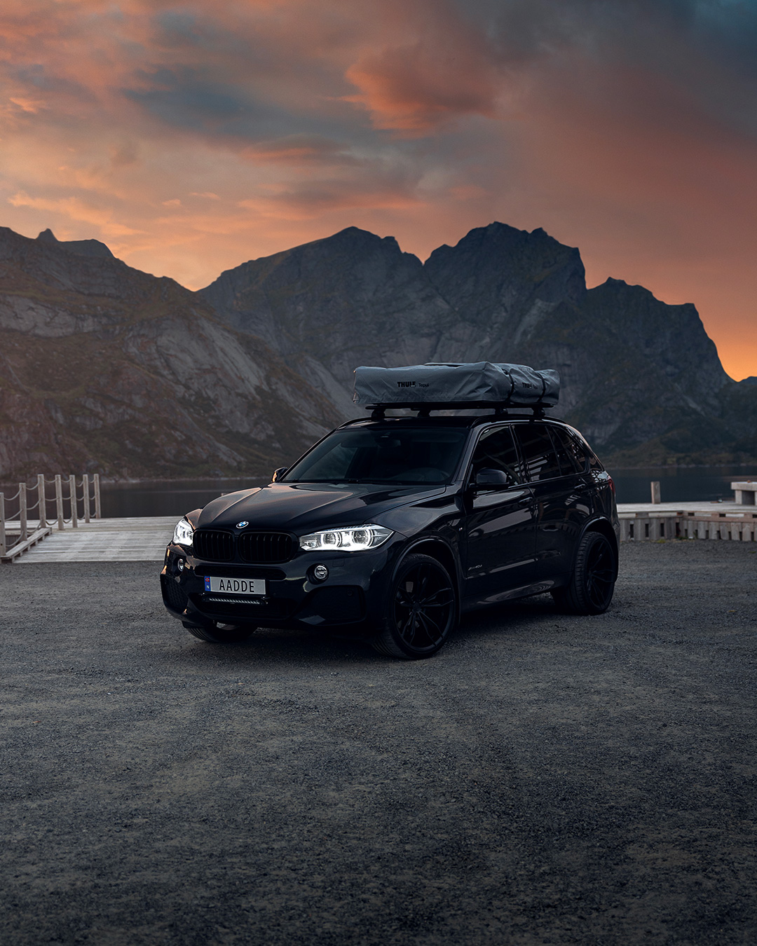 BMW F15 X5 with Thule rooftent